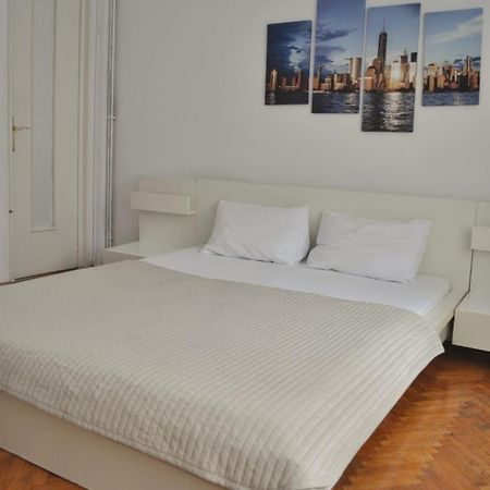 Downtown Apartment Piata Romana Bükreş Dış mekan fotoğraf